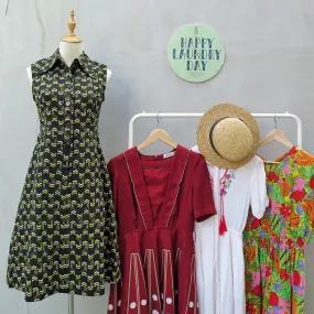 Betty | Vintage 1960s/1970s Black yellow white geometric print sleeveless black dress