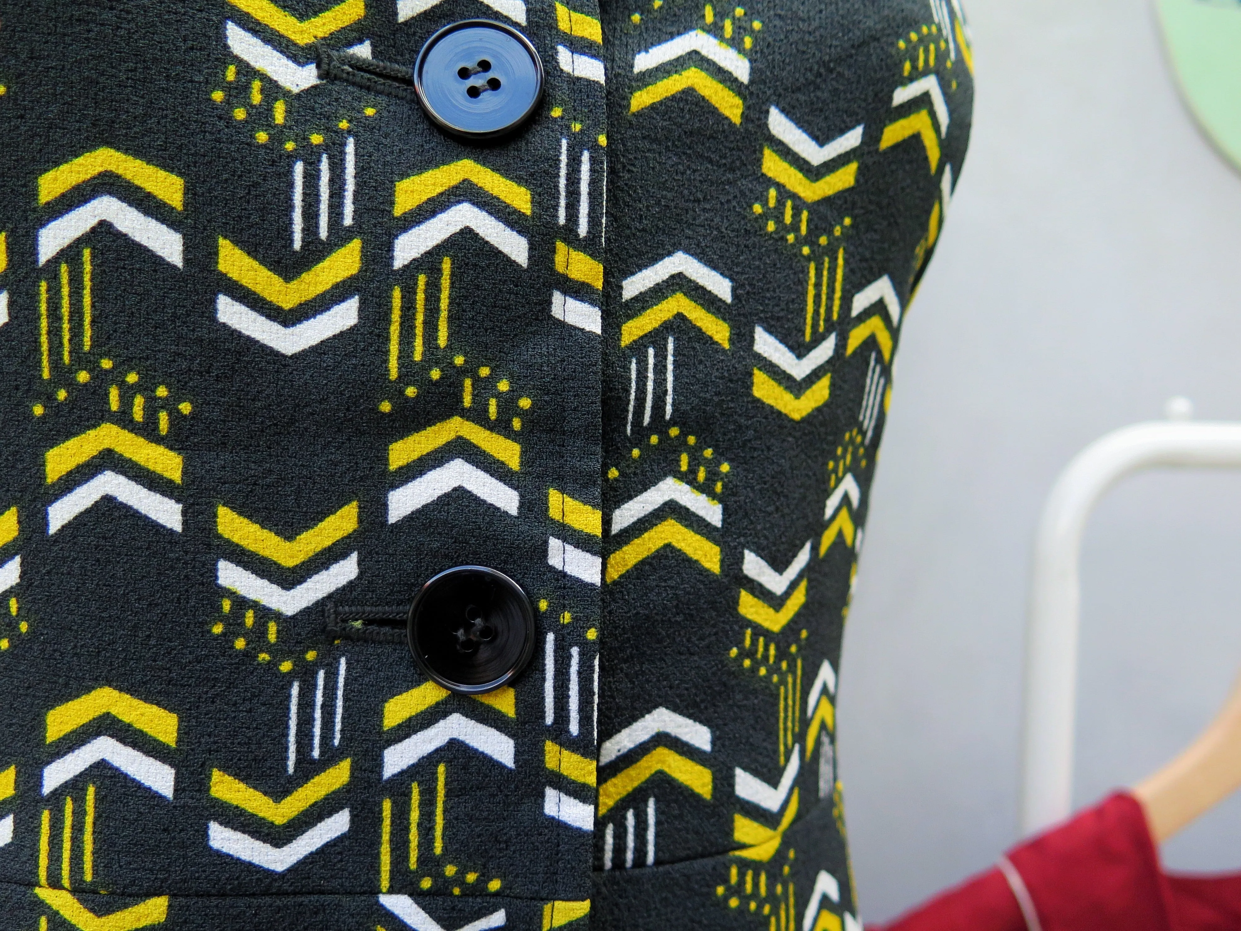 Betty | Vintage 1960s/1970s Black yellow white geometric print sleeveless black dress