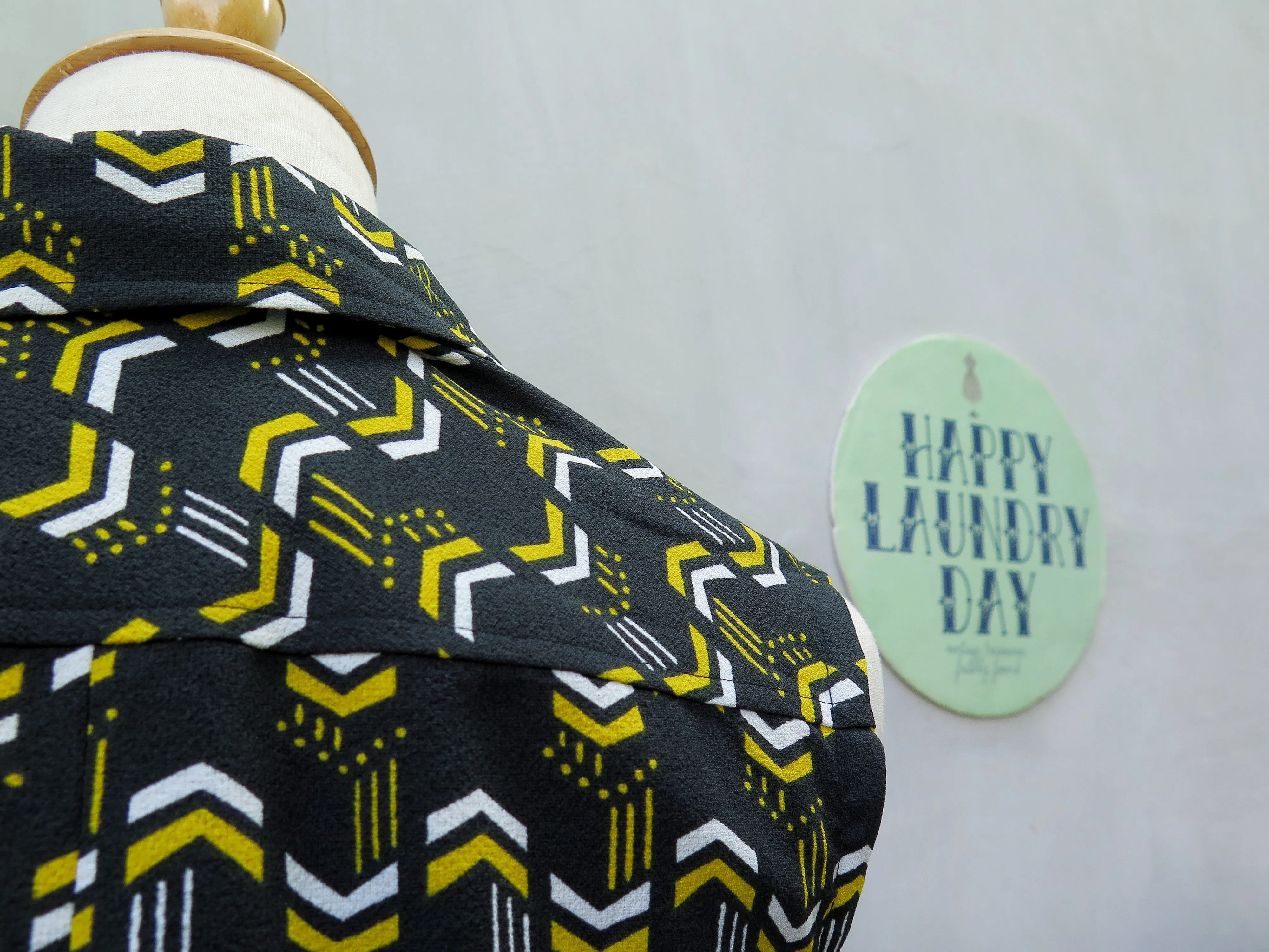 Betty | Vintage 1960s/1970s Black yellow white geometric print sleeveless black dress