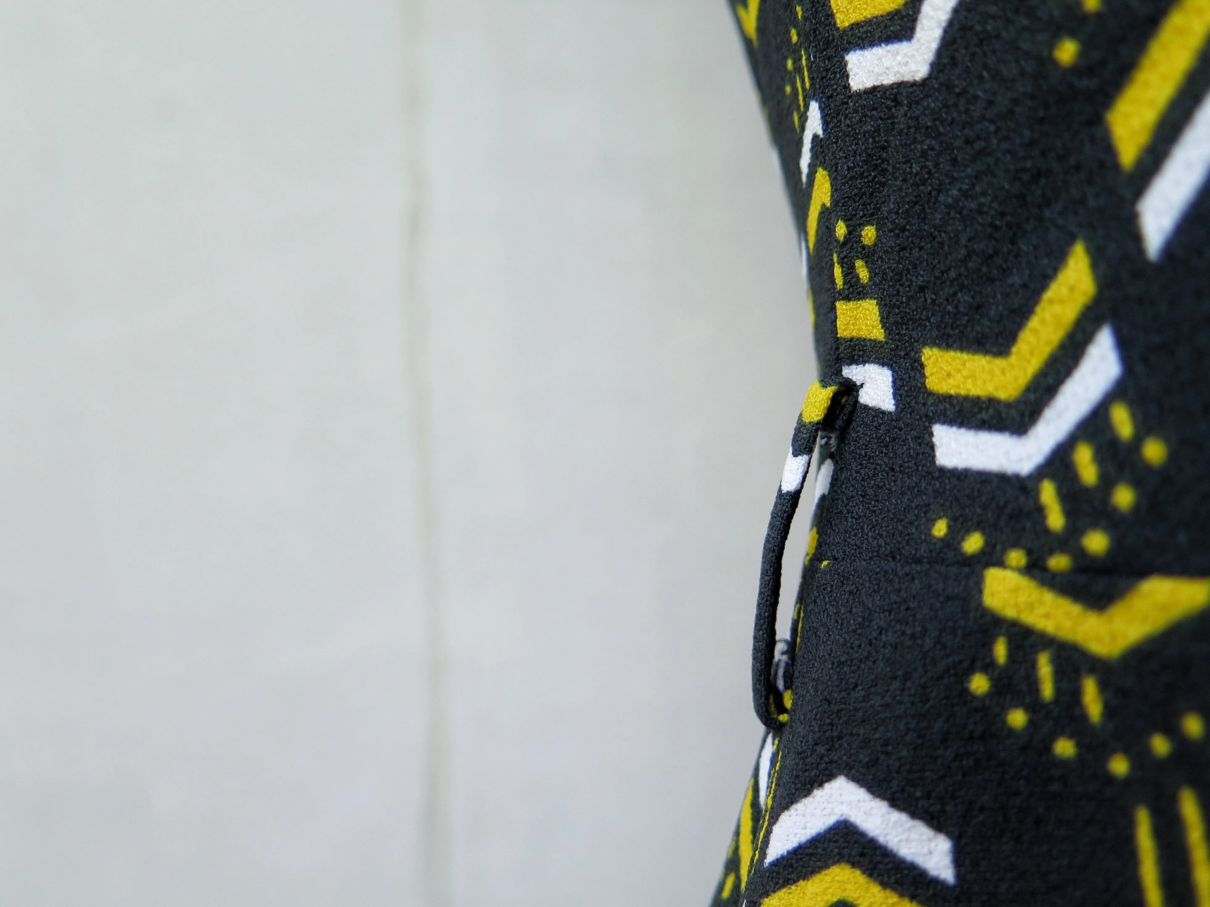 Betty | Vintage 1960s/1970s Black yellow white geometric print sleeveless black dress
