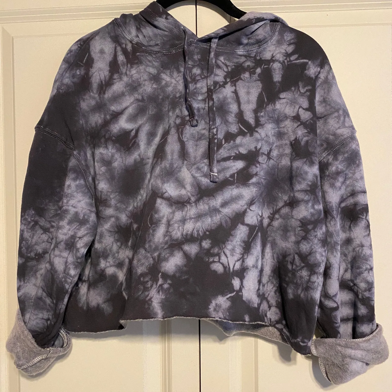 Black Tie Dye Cropped Hoodie